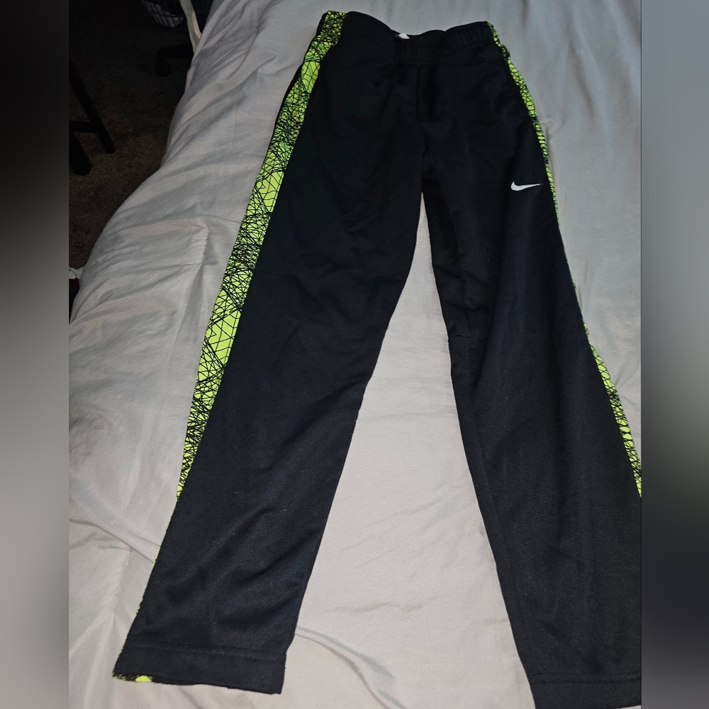 Nike Active Pants Joggers large boys